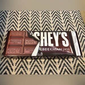 Hershey's Beekman 1802 set